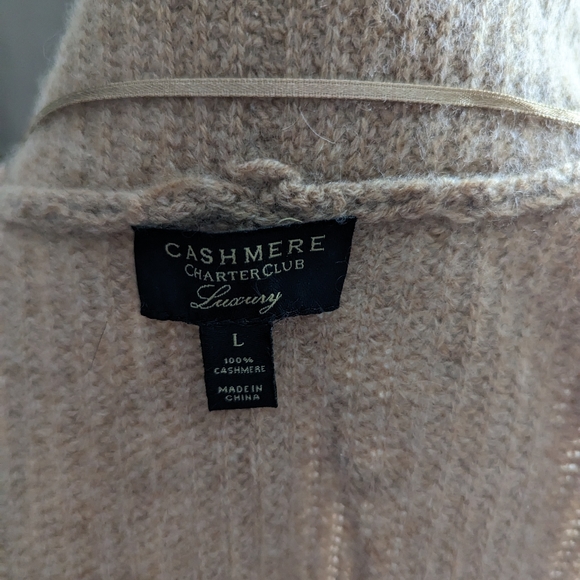 Cashmere Vest - Picture 4 of 4